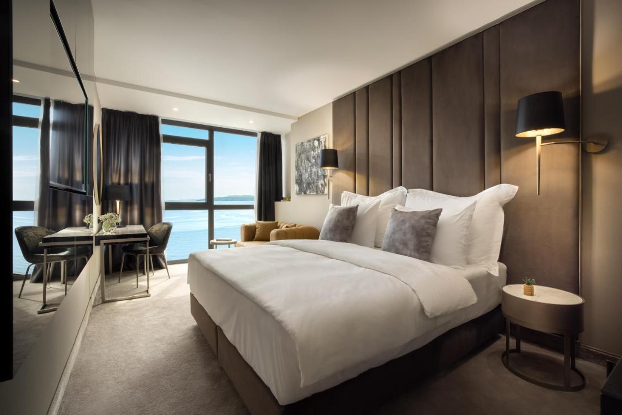 Angebot - Premium Doppel- oder Zweibettzimmer mit Meerblick - Pure Hedonism